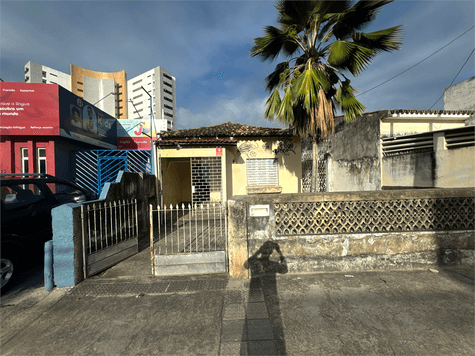 Casa à venda com 4 quartos, sendo 2 suítes, em Poço, Maceió - AL
