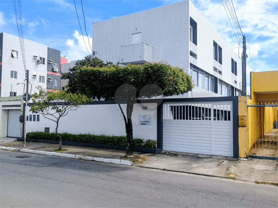 Triplex à venda com 4 quartos no Edifício Santa Lúcia - Maceió, AL