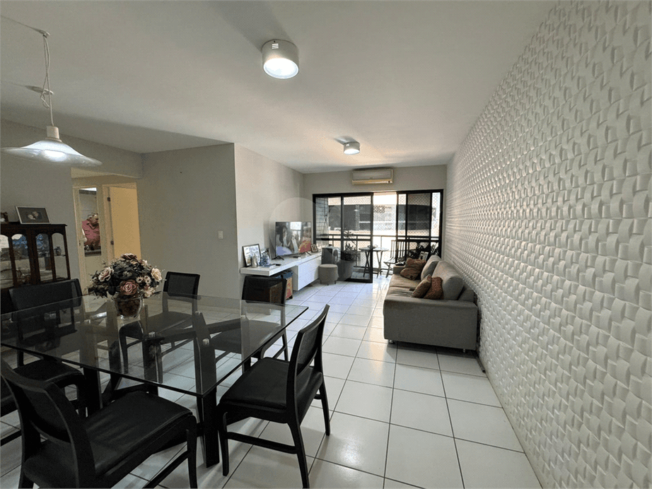 Apartamento com 3 suítes no Edifício Marc Chagall - Ponta Verde