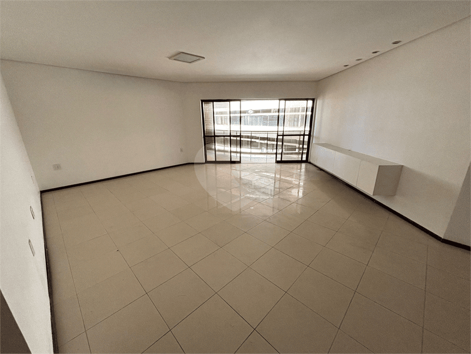 Apartamento à venda com 3 suítes e Vista Mar no Edifício San Diego - Jatiúca