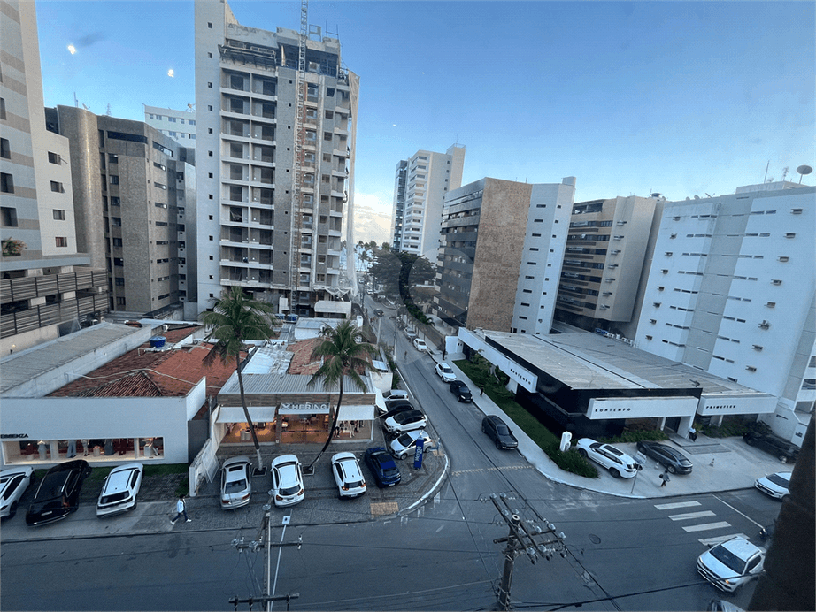Apartamento com 3 quartos no Edf Biarritz, Ponta Verde - Maceió