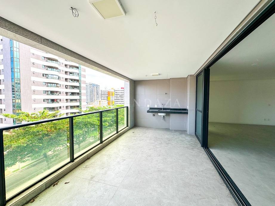 Apartamento de alto padrão com 3 suítes à venda na Ponta Verde