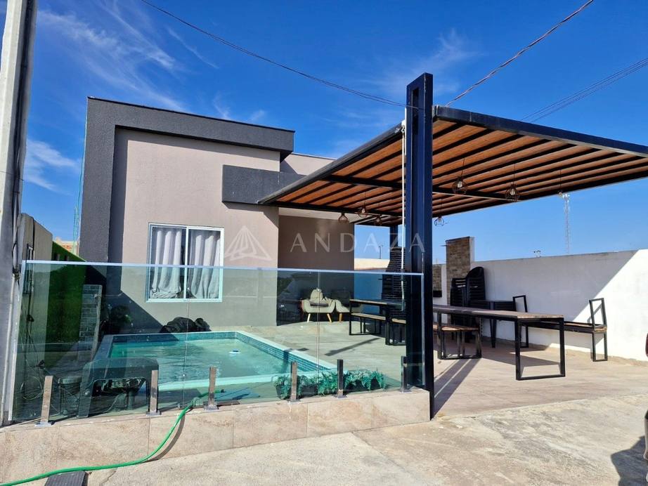 Casa em Condomínio à Venda - Casa Santa Cecília