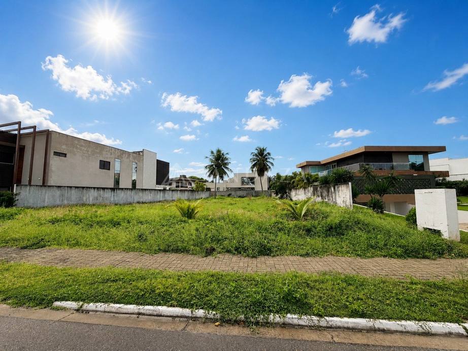 TERRENO À VENDA NO CONDOMÍNIO LAGUNA 920 m²