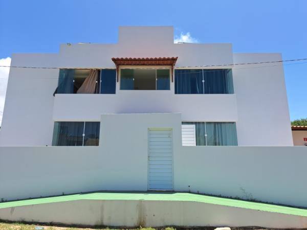 Prédio Residencial com 4 Studios em Porto da Rua