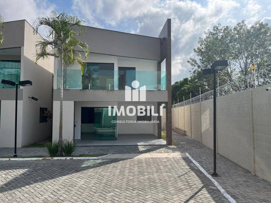Casa Nova em Condomínio Exclusivo no Antares