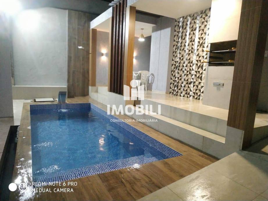 Casa com 3 dormitórios em condomínio fechado na Serraria