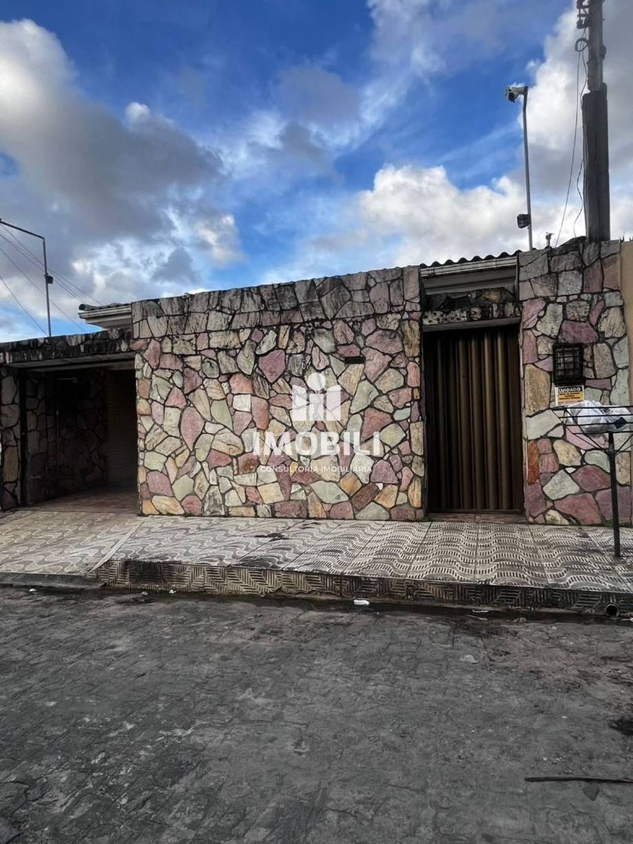 Casa com 3 quartos à venda, 180 m² - Tabuleiro do Martins