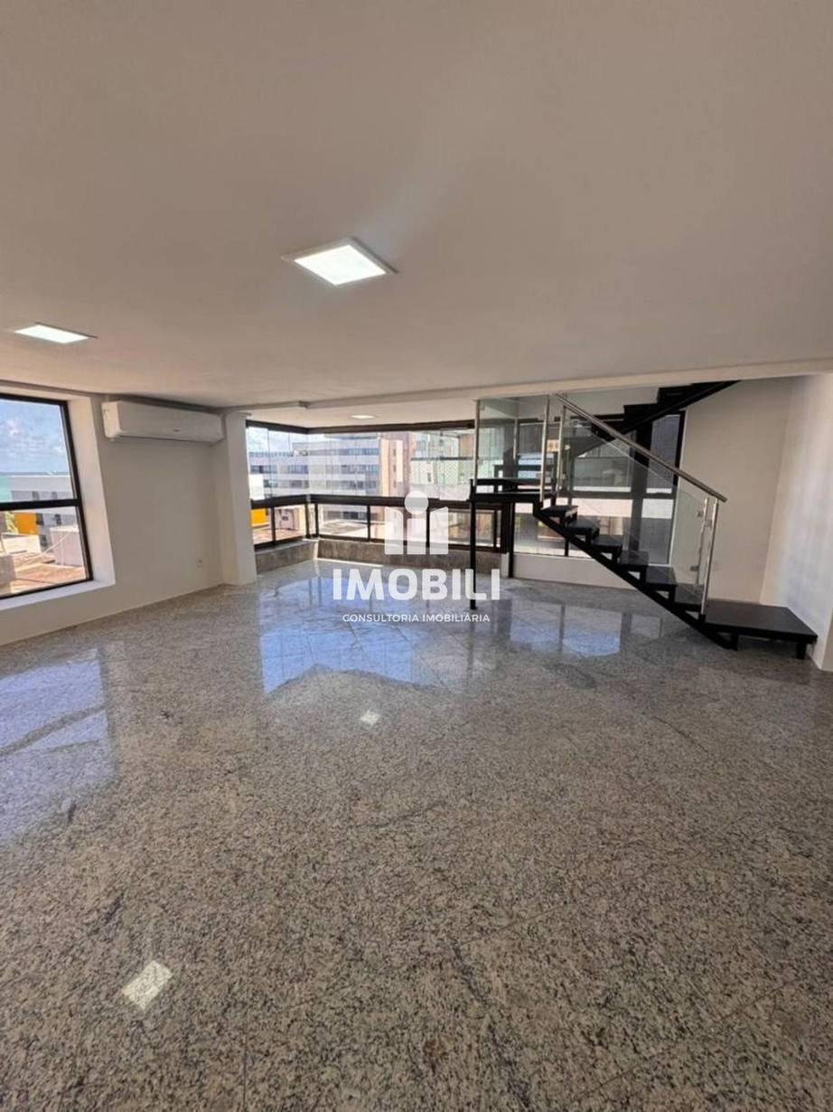 Apartamento Duplex no Edifício Hermitage