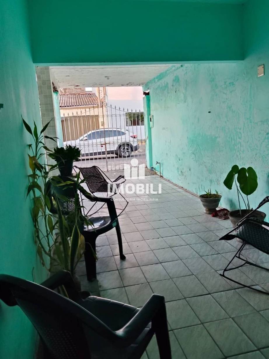 Casa à Venda no Poço com 4 quartos, 142 m²