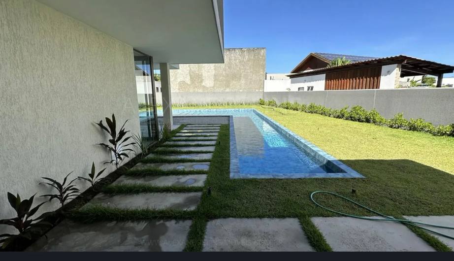 Casa Recém-Construída no Laguna 